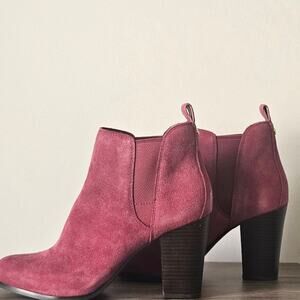 Michael Kors Women's Evaline Heeled Suede Booties Size 8.5 Mulberry NWT